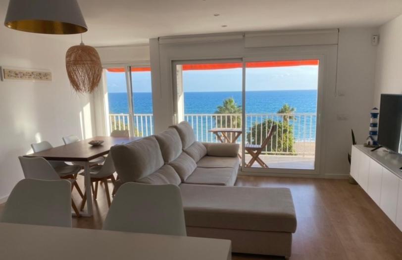 Apartamento Frente Al Mar Canet De Mar Exterior photo